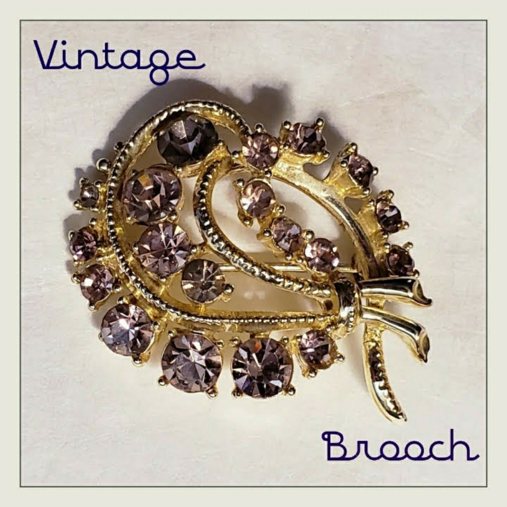 VNTG Gold Tone & Lavender Rhinestone Floral Brooch